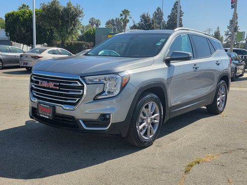 Used 2024 GMC Terrain SLT FWD image 10