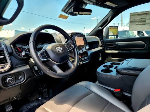 New 2025 RAM 3500 Tradesman image 17