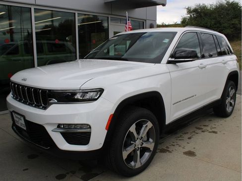 New 2025 Jeep Grand Cherokee Limited w/ Luxury Tech Group II image 5