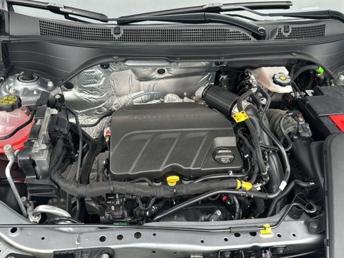 Used 2025 Chevrolet Trax LS w/ LS Convenience Package image 25