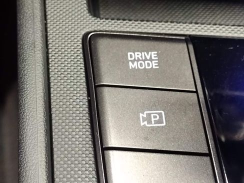 Certified 2025 Hyundai Elantra Sport image 28