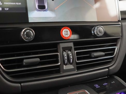 New 2026 Porsche Macan S image 32