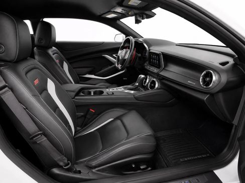 Used 2019 Chevrolet Camaro SS RWD image 14