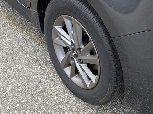 Used 2020 Kia Optima LX image 5