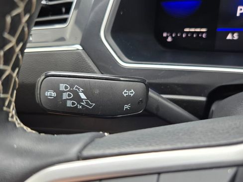 Used 2023 Volkswagen Tiguan SE image 24