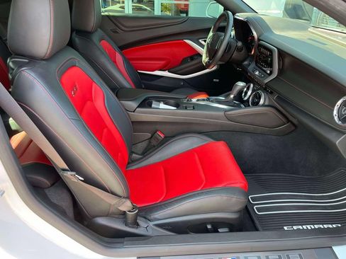 Certified 2018 Chevrolet Camaro SS RWD image 15
