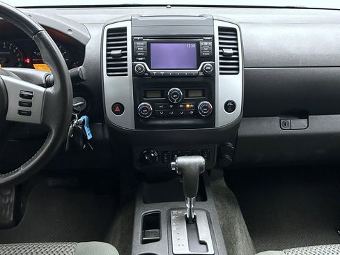 Used 2016 Nissan Frontier SV w/ SV Value Truck Package AWD/4WD image 13