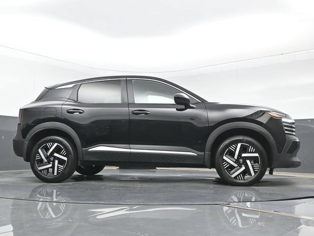 Used 2025 Nissan Kicks SV w/ Charging Package FWD image 26