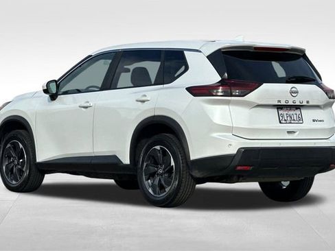 Used 2024 Nissan Rogue SV image 6
