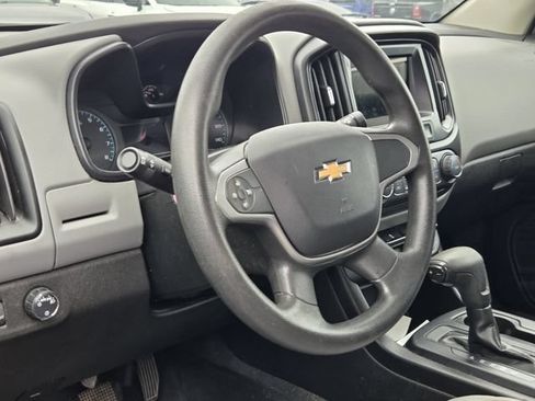 Used 2019 Chevrolet Colorado W/T w/ WT Convenience Package RWD image 9