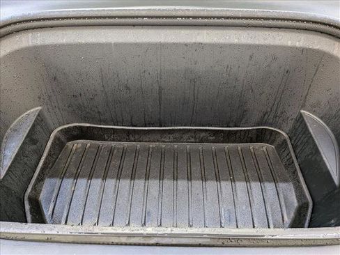 Used 2022 Tesla Model Y Long Range image 5