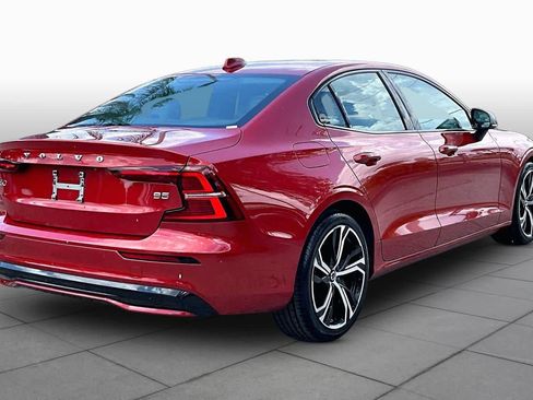 Used 2023 Volvo S60 B5 Core FWD image 13
