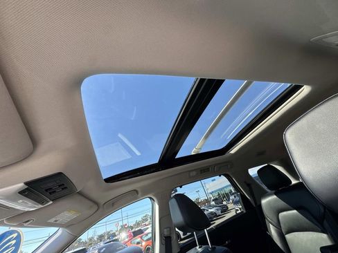 Used 2022 Nissan Pathfinder SL w/ SL Premium Package image 28