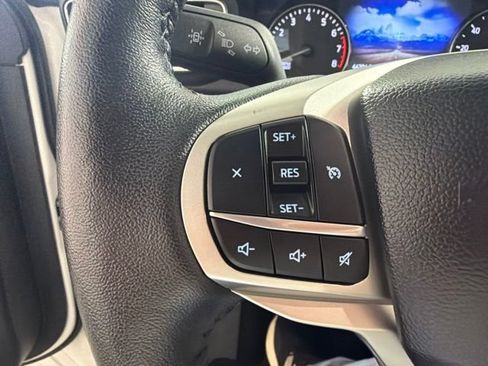 Used 2024 Ford Explorer XLT w/ Equipment Group 202A AWD/4WD image 20