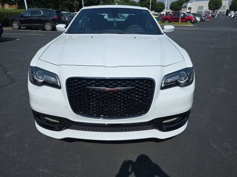 Used 2022 Chrysler 300 S w/ Comfort Group RWD image 4