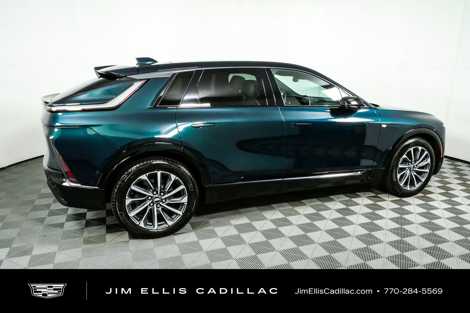 Used 2024 Cadillac Lyriq Sport AWD/4WD image 2