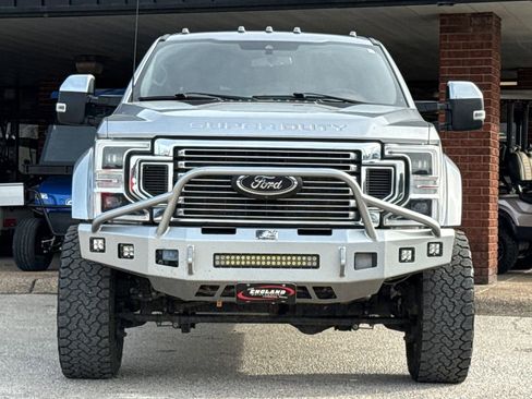 Used 2022 Ford F450 Platinum w/ FX4 Off-Road Package image 2