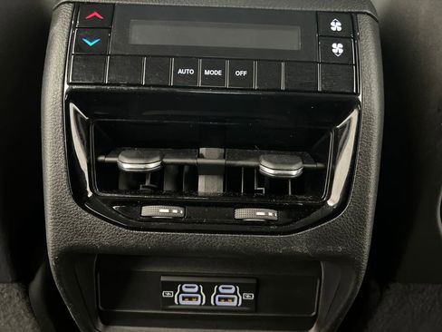 Used 2023 Jeep Grand Cherokee L Laredo image 24