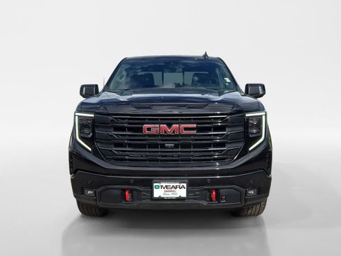 Used 2024 GMC Sierra 1500 Elevation w/ Elevation Premium Package AWD/4WD image 9