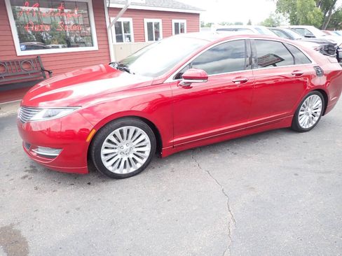 Used 2013 Lincoln MKZ FWD image 3