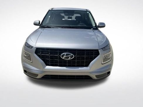 Used 2025 Hyundai Venue SE FWD image 8