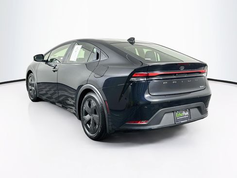 Used 2025 Toyota Prius LE FWD image 5