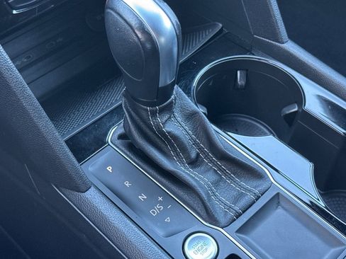 Used 2023 Volkswagen Atlas Cross Sport SE w/ Black Wheel Package image 21