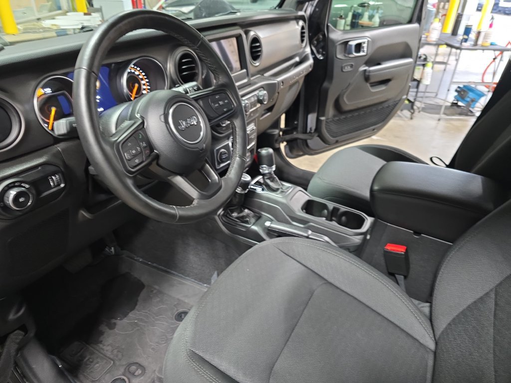 Used 2023 Jeep Wrangler Unlimited Sport AWD/4WD image 16