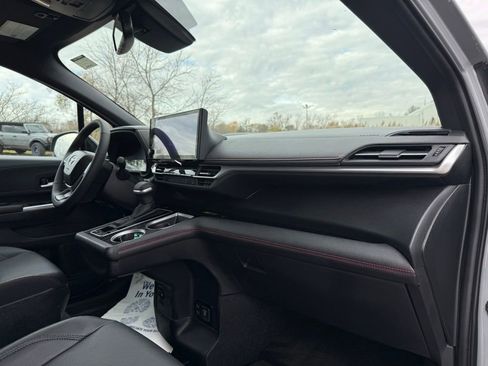 Used 2025 Toyota Sienna XSE image 20