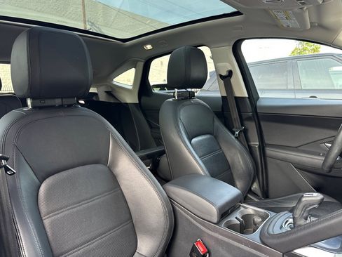 Used 2020 Jaguar E-PACE SE image 31