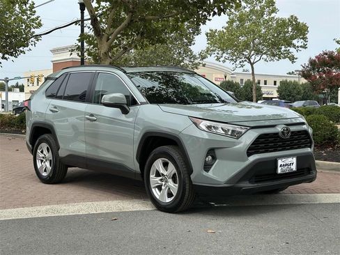 Used 2019 Toyota RAV4 XLE image 1