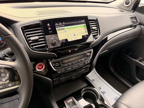 Used 2022 Honda Pilot Touring image 17