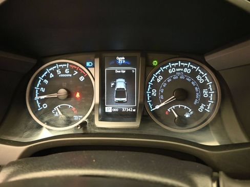 Used 2023 Toyota Tacoma TRD Off-Road w/ Black Out Package (TMS) AWD/4WD image 12