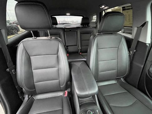 Used 2023 GMC Terrain SLT FWD image 28