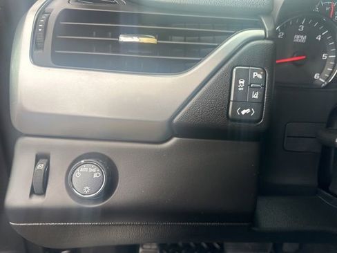 Used 2015 Chevrolet Tahoe LT RWD image 18