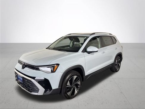New 2026 Volkswagen Taos SE AWD/4WD image 2