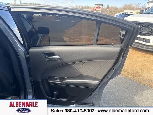Used 2023 Dodge Charger R/T w/ Blacktop Package image 33