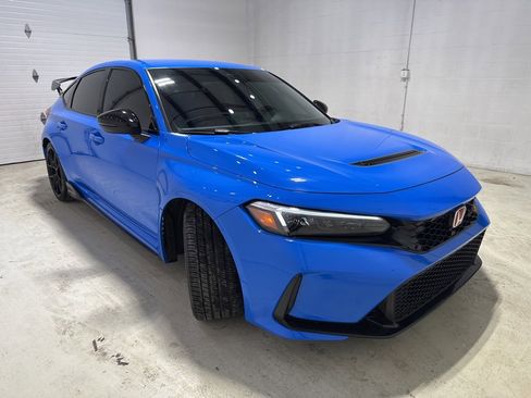 Used 2024 Honda Civic Type R image 3