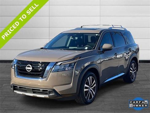 Used 2024 Nissan Pathfinder Platinum image 7