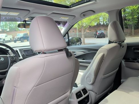 Used 2019 Honda Ridgeline RTL image 22
