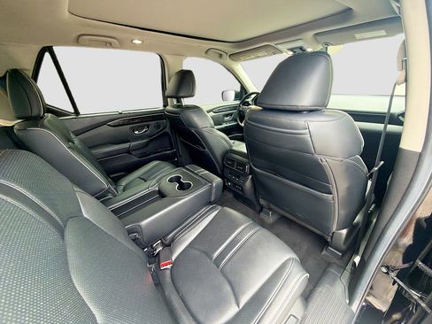 Used 2025 Honda Pilot Elite image 30
