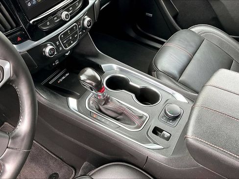 Used 2022 Chevrolet Traverse RS FWD image 15