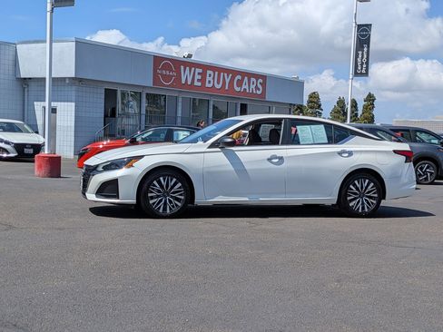 Certified 2024 Nissan Altima 2.5 SV image 5