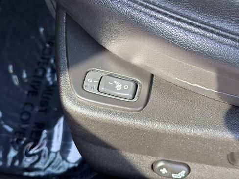 Used 2010 Chevrolet Malibu LT w/ Interface Package FWD image 18