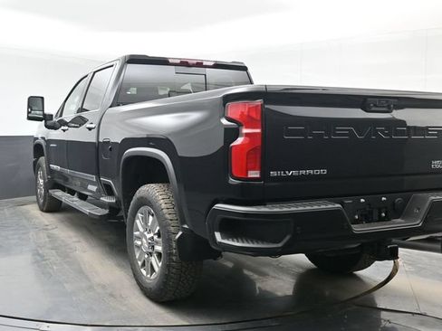 Used 2026 Chevrolet Silverado 2500 High Country w/ Technology Package AWD/4WD image 12