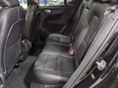 Used 2021 Volvo XC40 T5 Inscription image 18