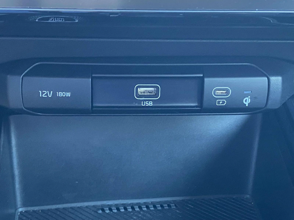 Used 2025 Kia Niro EX FWD image 30