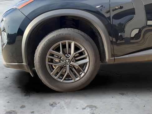 Used 2024 Nissan Rogue S FWD image 25