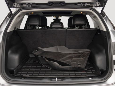 Used 2018 Jeep Compass Latitude w/ Popular Equipment Group image 16