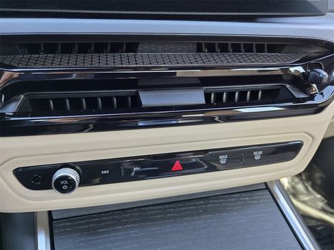 New 2026 BMW 330i xDrive Sedan w/ M Sport Package image 22